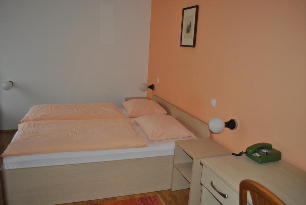 Hotel Pri Vidrgarju Vace Esterno foto